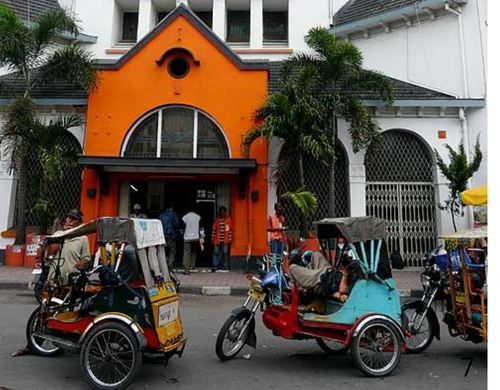 Ikon Transportasi Kota yang Bertahan di Tengah Modernisasi